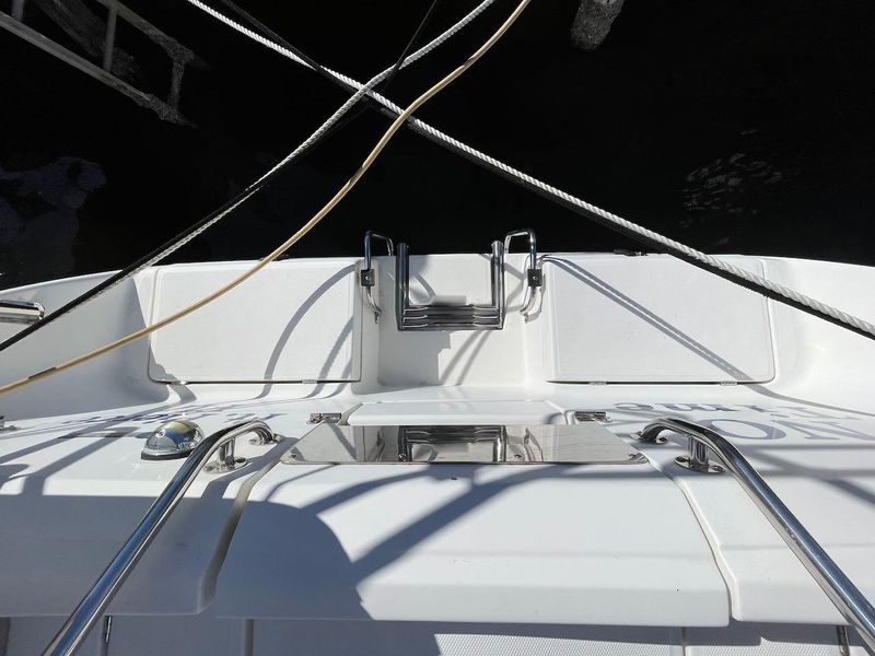 2007 Hunter 44 Deck Salon