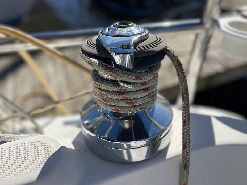 2007 Hunter 44 Deck Salon