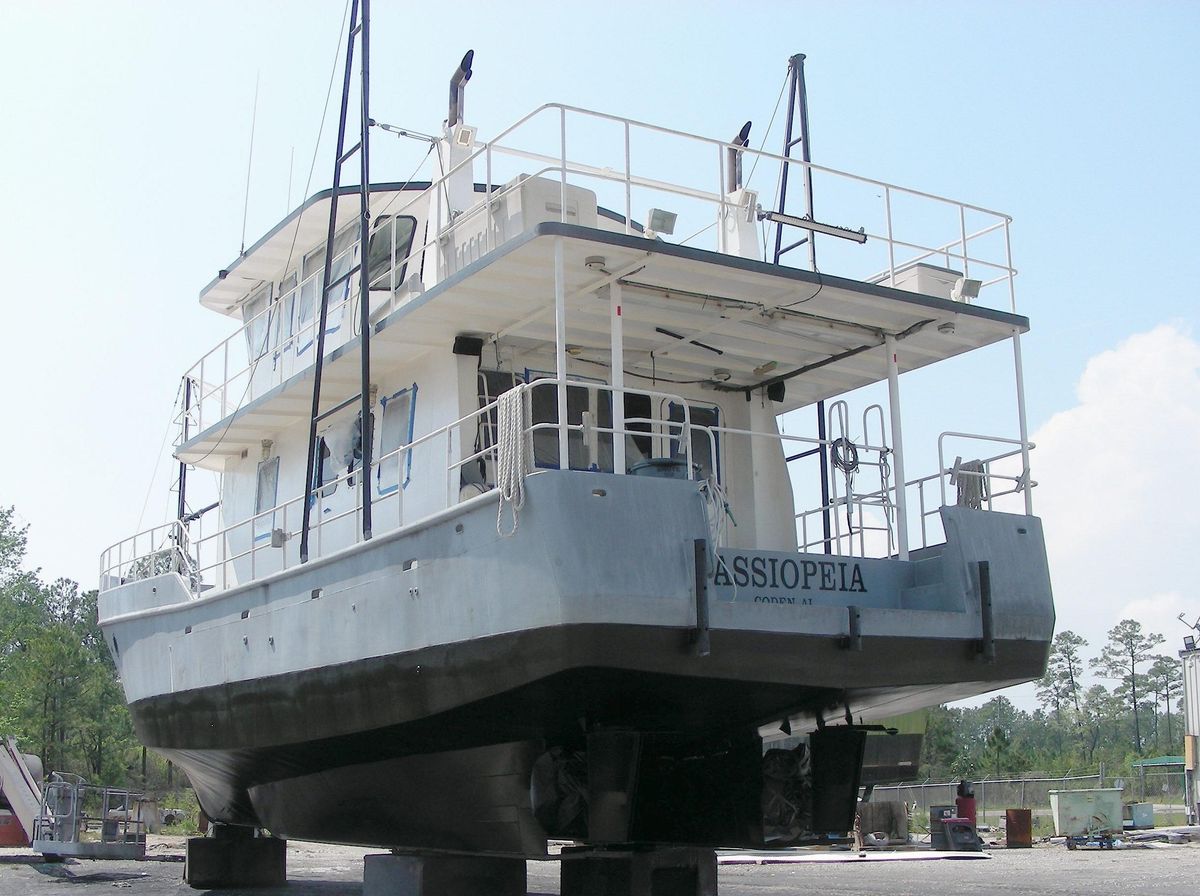 2000 Expedition 60 