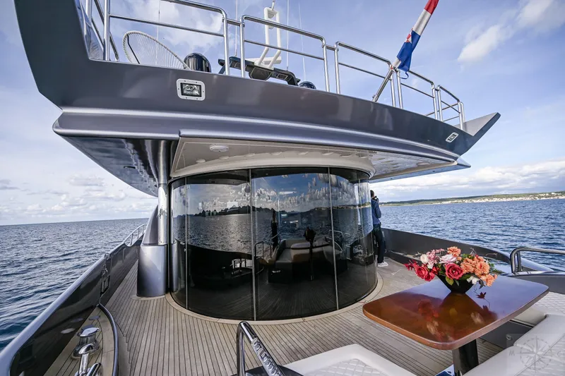  Yacht Photos Pics Luxurious 2007 Azimut 98 Leonardo yacht with elegant deck and ocean view.