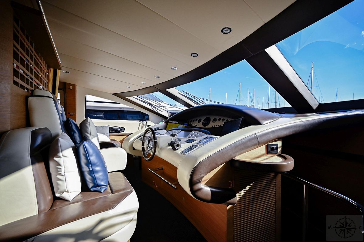 2007 Azimut 98 