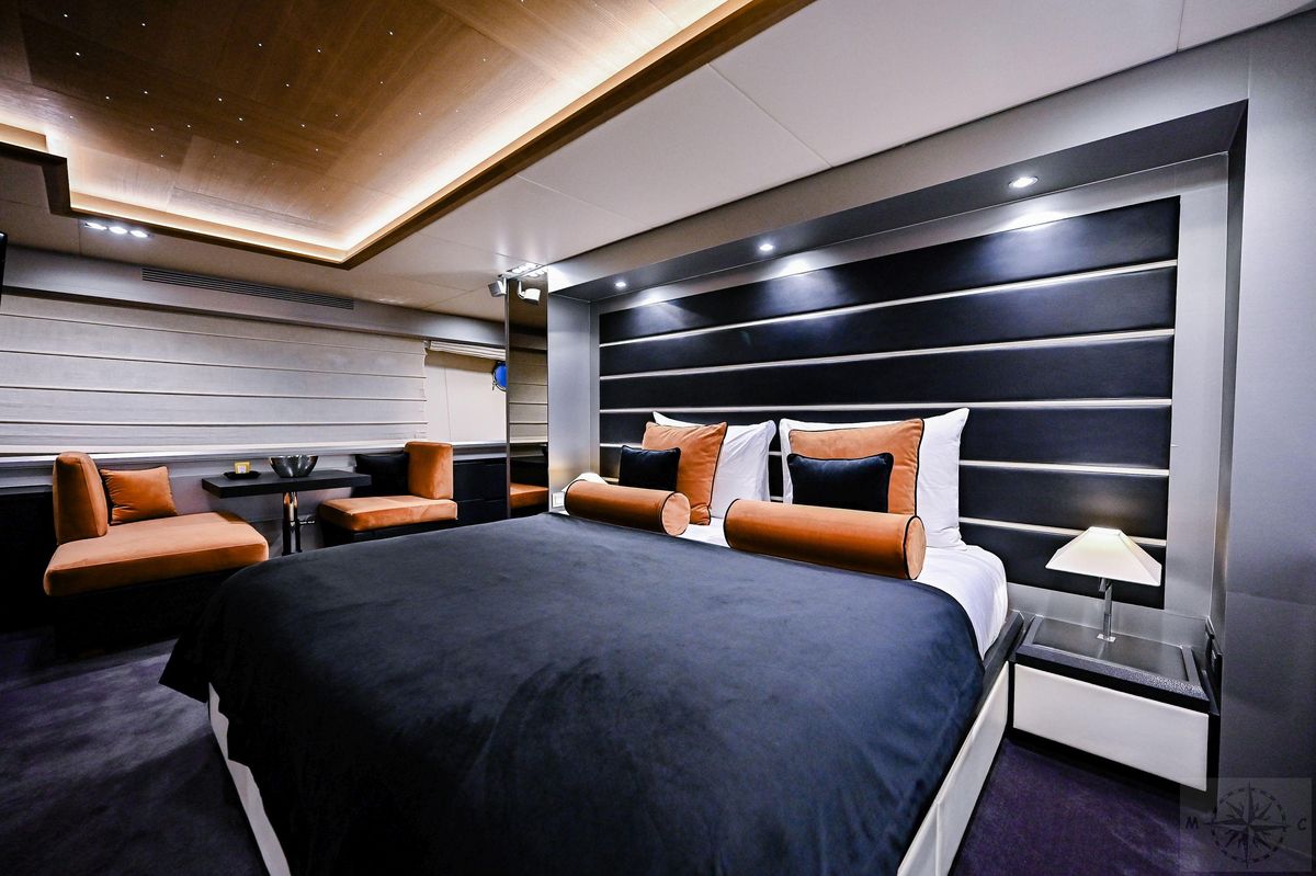 2007 Azimut 98 
