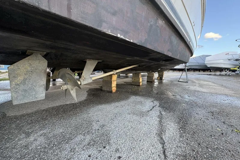 Done Building Yacht Photos Pics 2008 Meridian 459 Motoryacht on dry dock, showing propeller and rudder details.