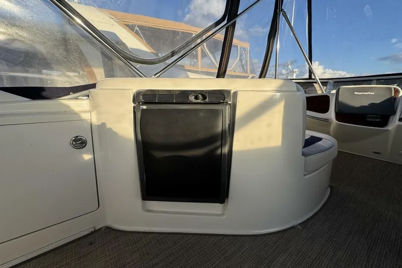 Done Building Yacht Photos Pics 2008 Meridian 459 Motoryacht interior with seating and navigation equipment.