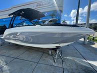 2023 Sea Ray SDX 250 Outboard