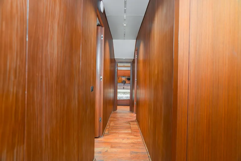 Bluwater Yacht Photos Pics 