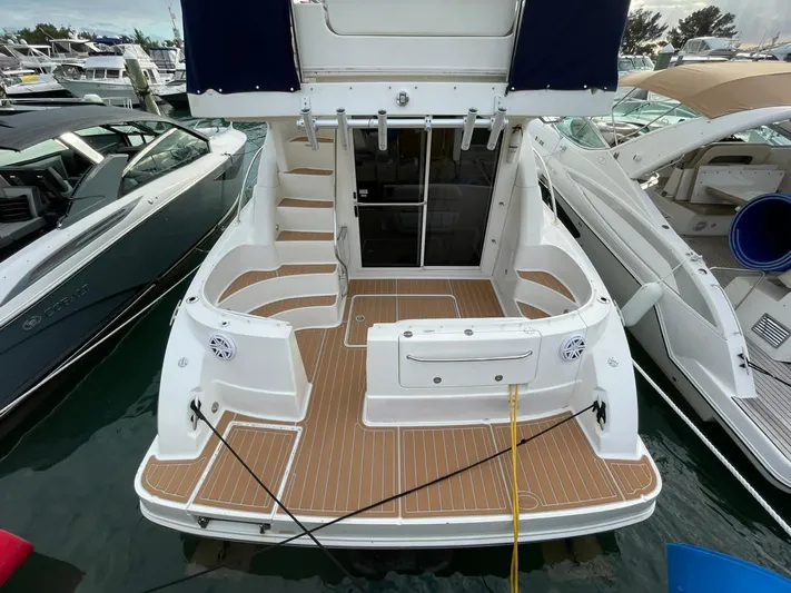  Yacht Photos Pics 2007 Sea Ray 360 Sedan Bridge yacht with spacious deck and elegant design.