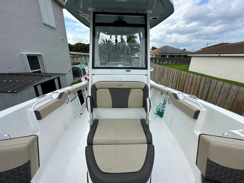2022 Tidewater 256 LXF