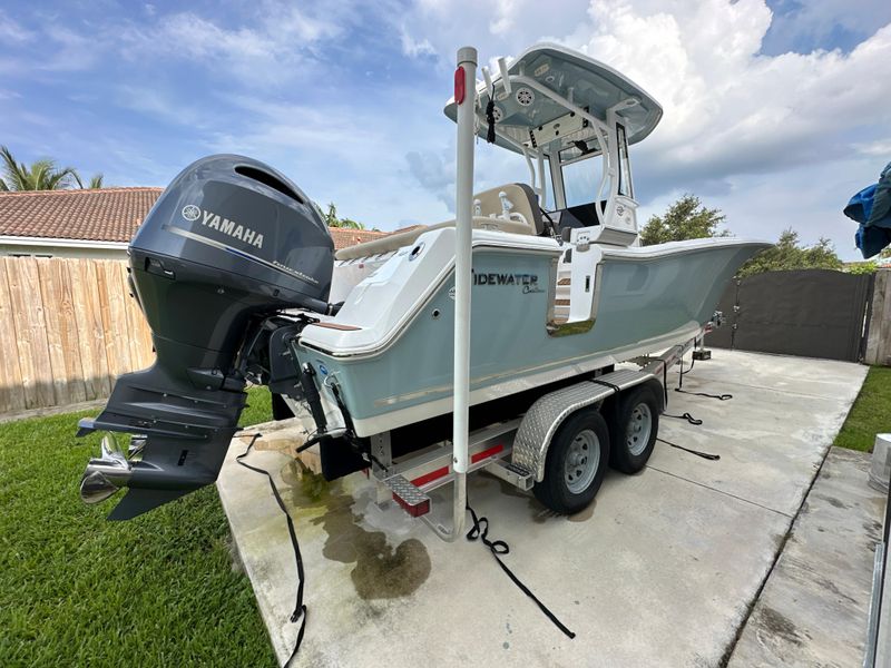 2022 Tidewater 256 LXF