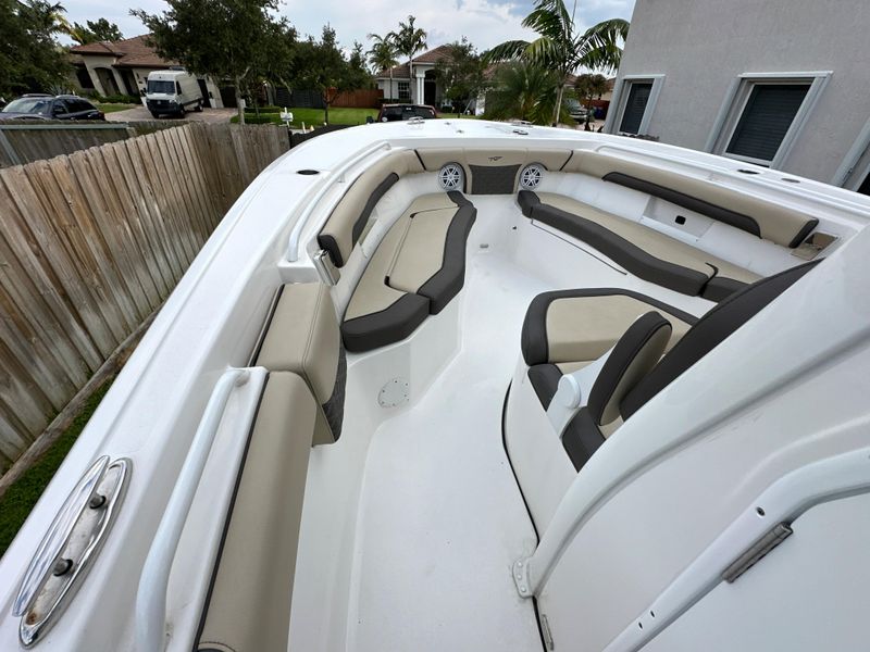 2022 Tidewater 256 LXF