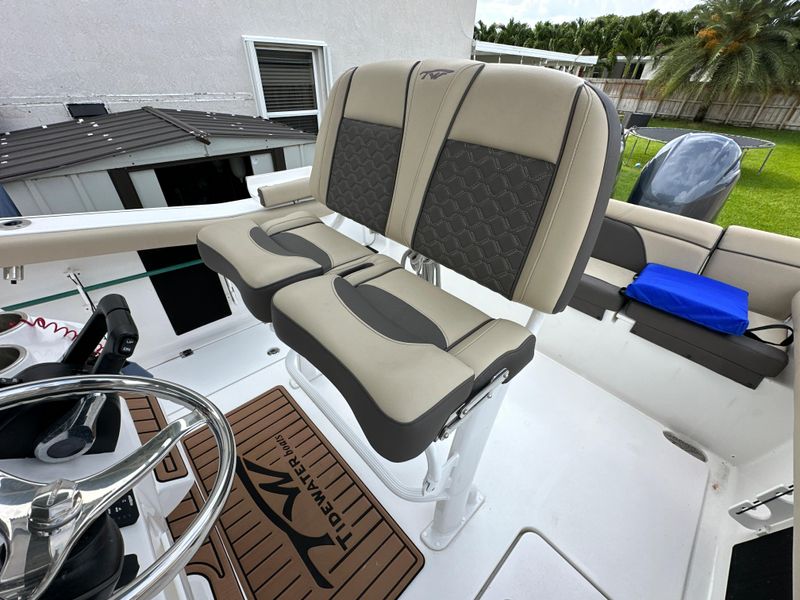 2022 Tidewater 256 LXF