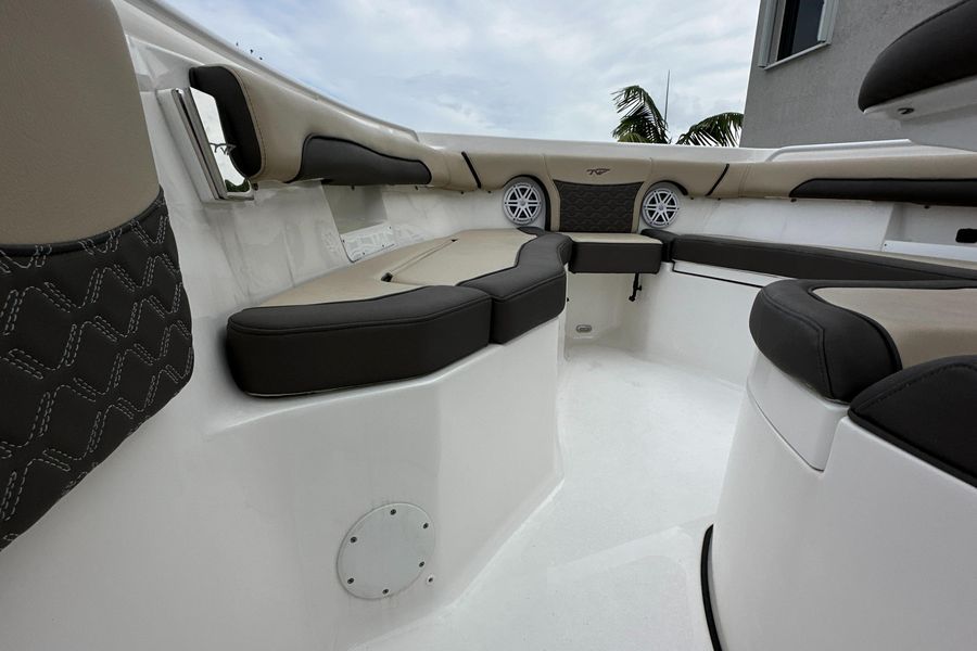 2022 Tidewater 256 LXF