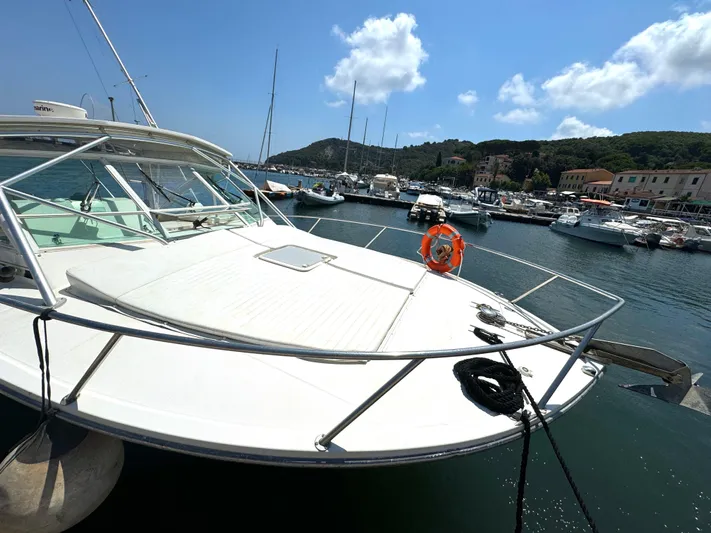  Yacht Photos Pics OLTREMARE Carolina Classic 32