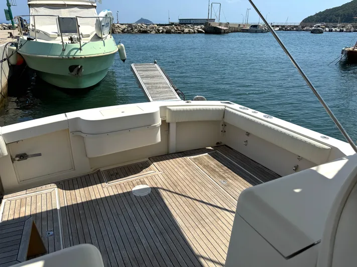  Yacht Photos Pics OLTREMARE Carolina Classic 32