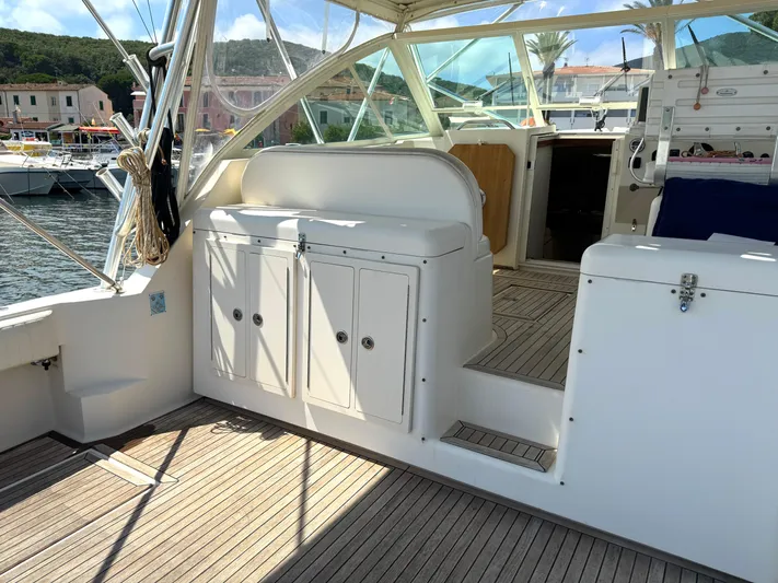  Yacht Photos Pics OLTREMARE Carolina Classic 32