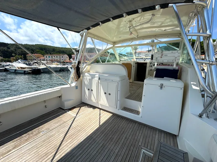  Yacht Photos Pics OLTREMARE Carolina Classic 32