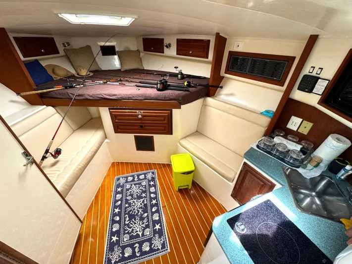  Yacht Photos Pics OLTREMARE Carolina Classic 32