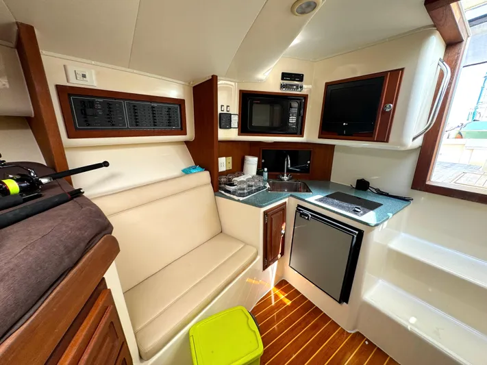  Yacht Photos Pics OLTREMARE Carolina Classic 32