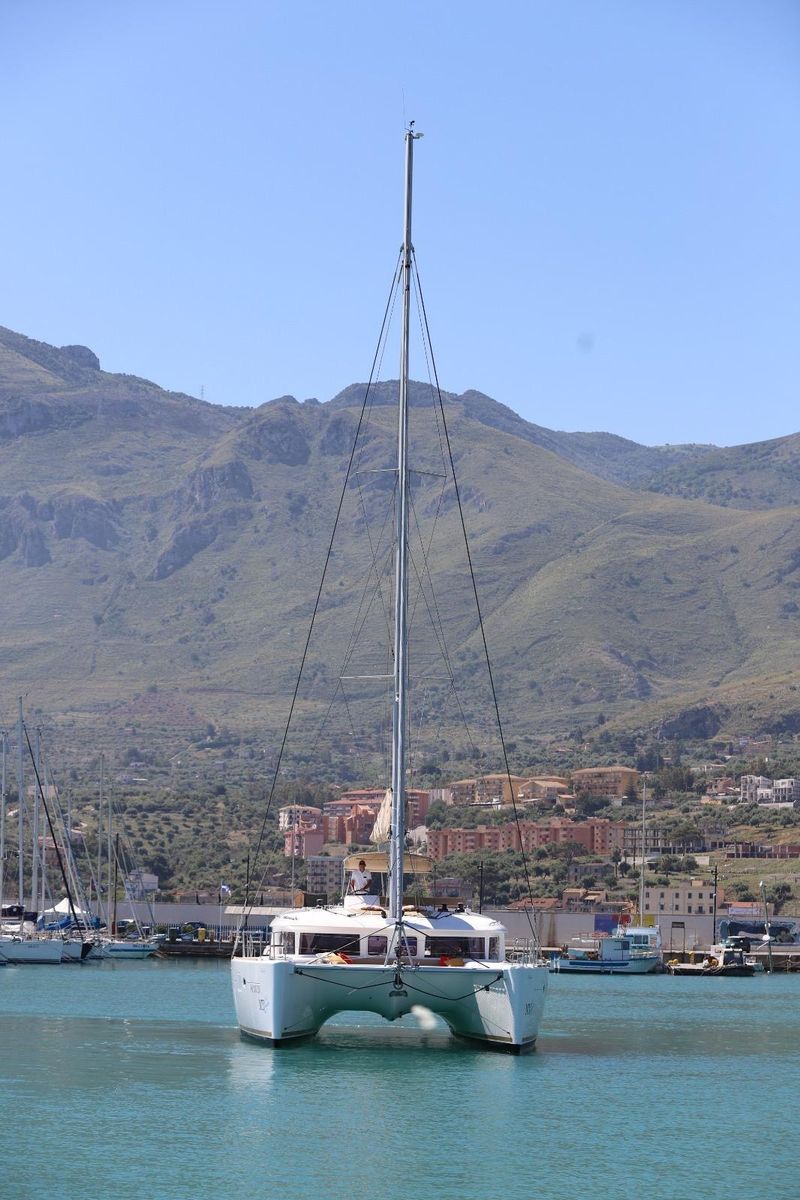 2012 Lagoon 45 