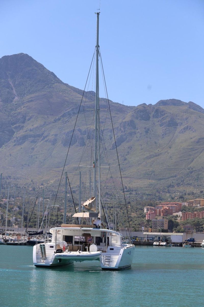 2012 Lagoon 45 
