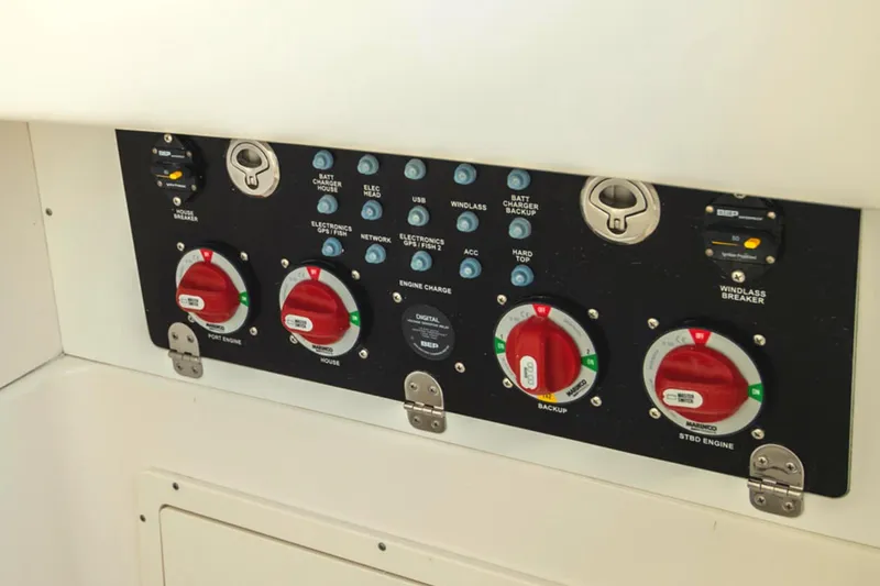 $24,892 Off Msrp Yacht Photos Pics 