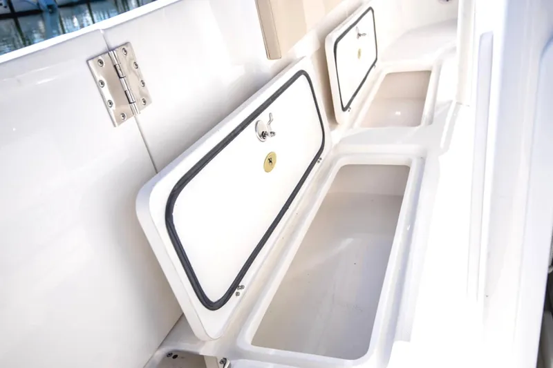 $24,892 Off Msrp Yacht Photos Pics 