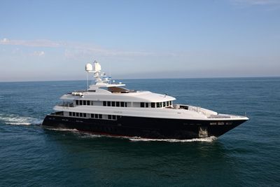 2011 Mondomarine 161'