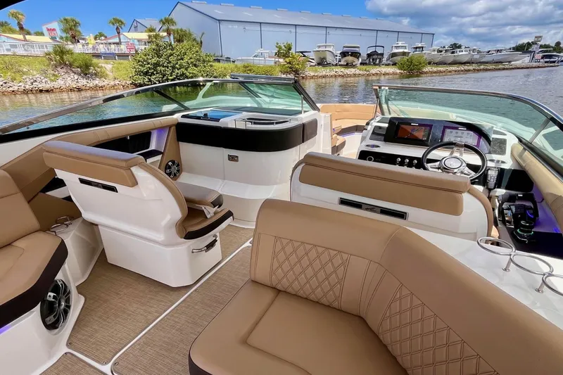 " Bobber Ann" Yacht Photos Pics 