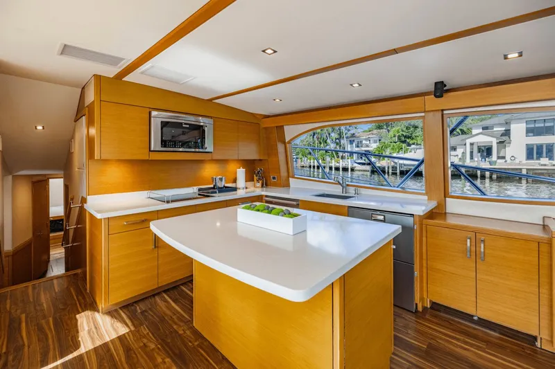 Farther & Sun Yacht Photos Pics 