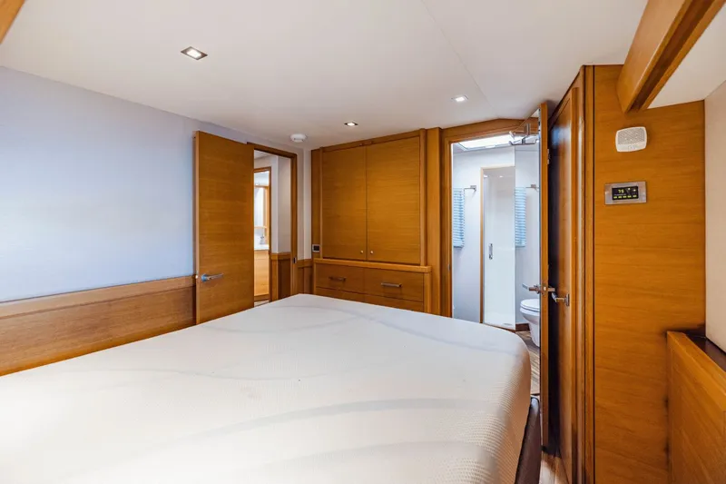 Farther & Sun Yacht Photos Pics 