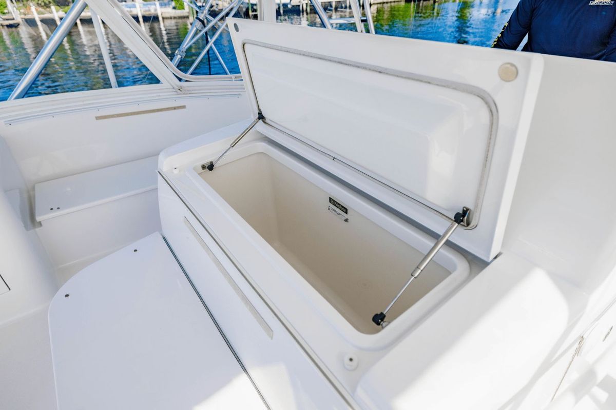 2015 Hatteras 63 
