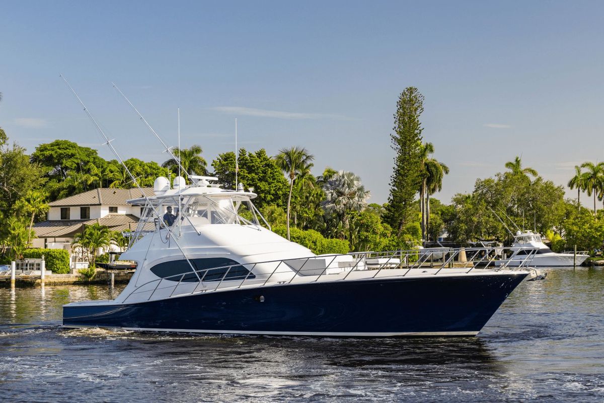 2015 Hatteras 63 