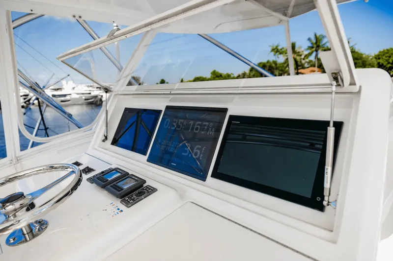 Farther & Sun Yacht Photos Pics 