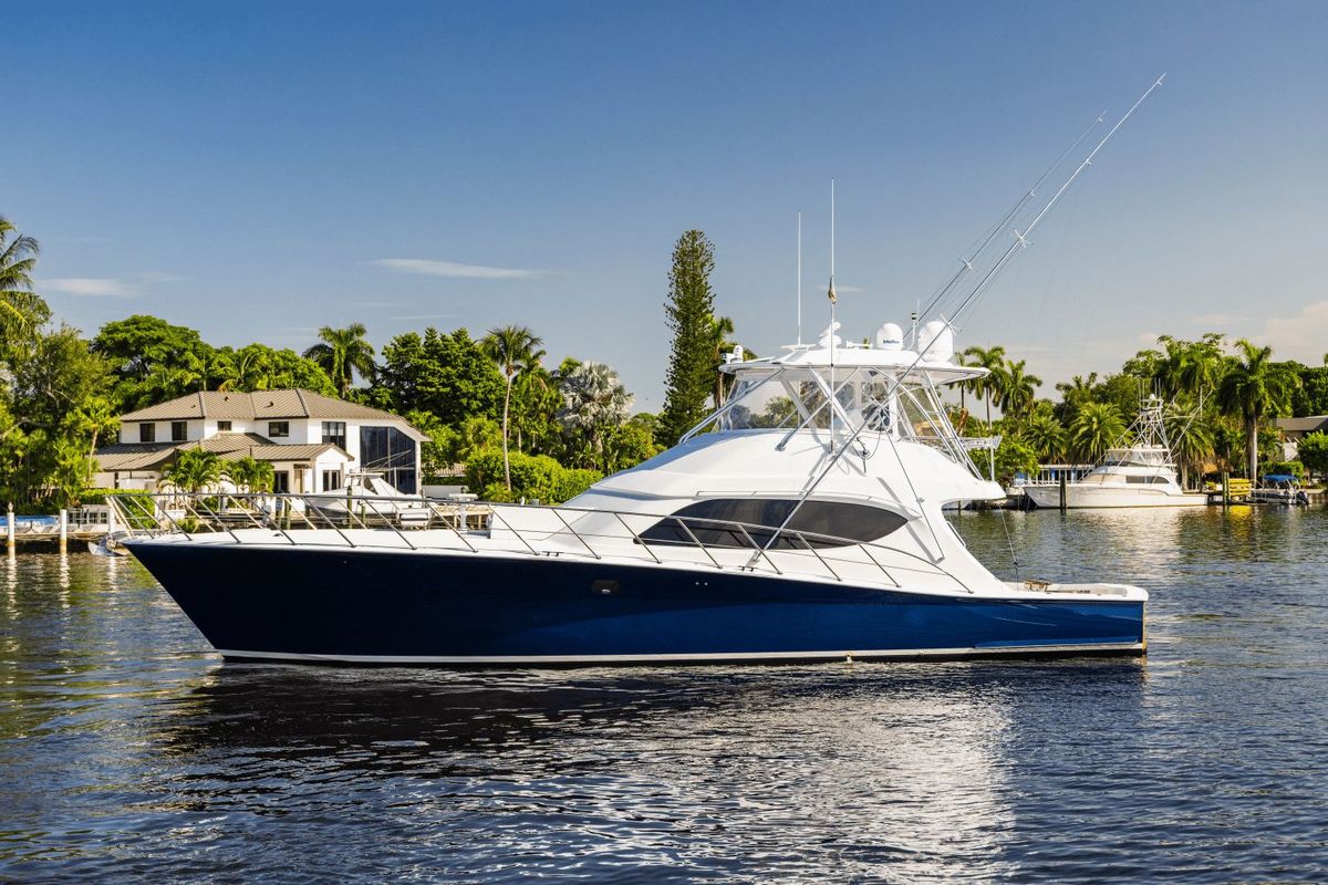 2015 Hatteras 63 