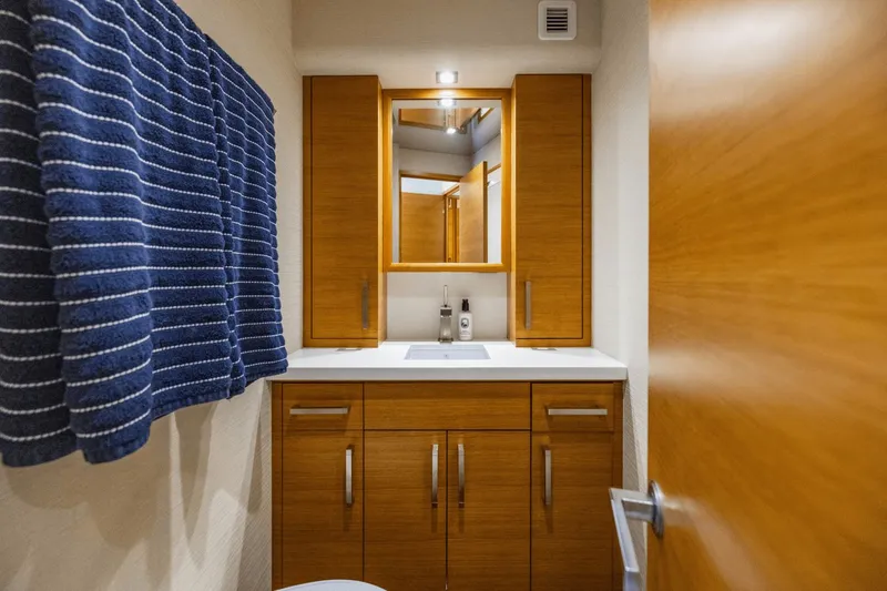 Farther & Sun Yacht Photos Pics 