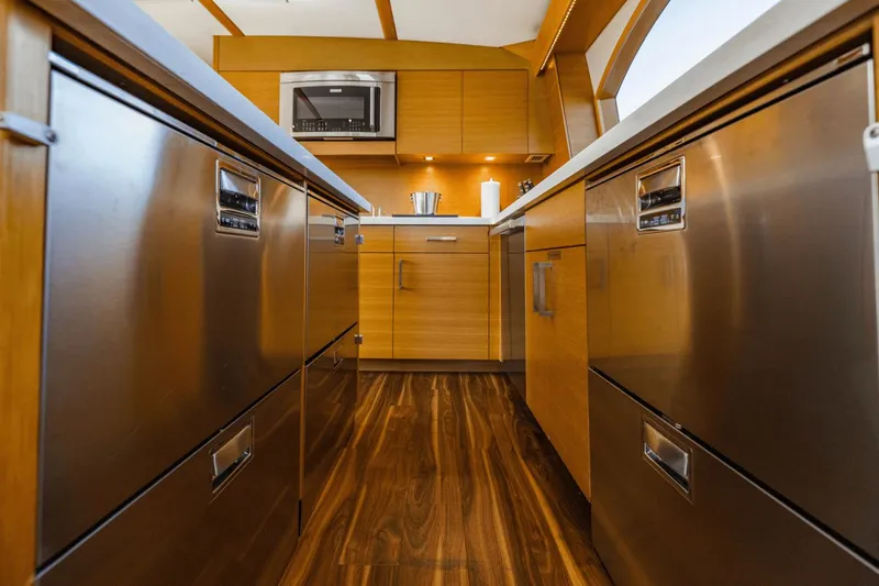 Farther & Sun Yacht Photos Pics 