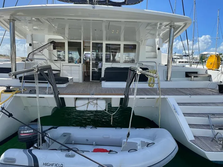 Haxter Baxter Yacht Photos Pics Haxter Baxter - Transom View (1)