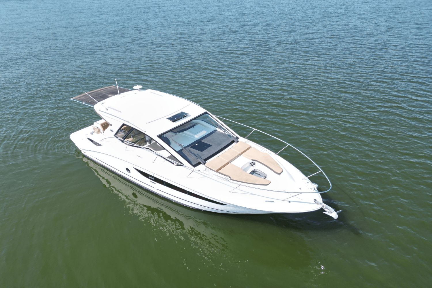 Sea Ray Sundancer 350 Coupe
