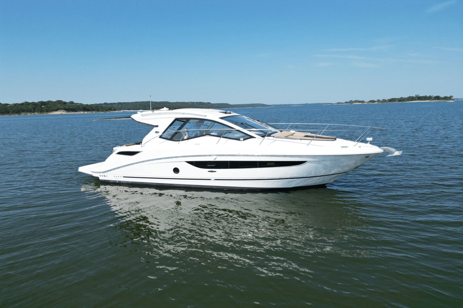 Sea Ray Sundancer 350 Coupe