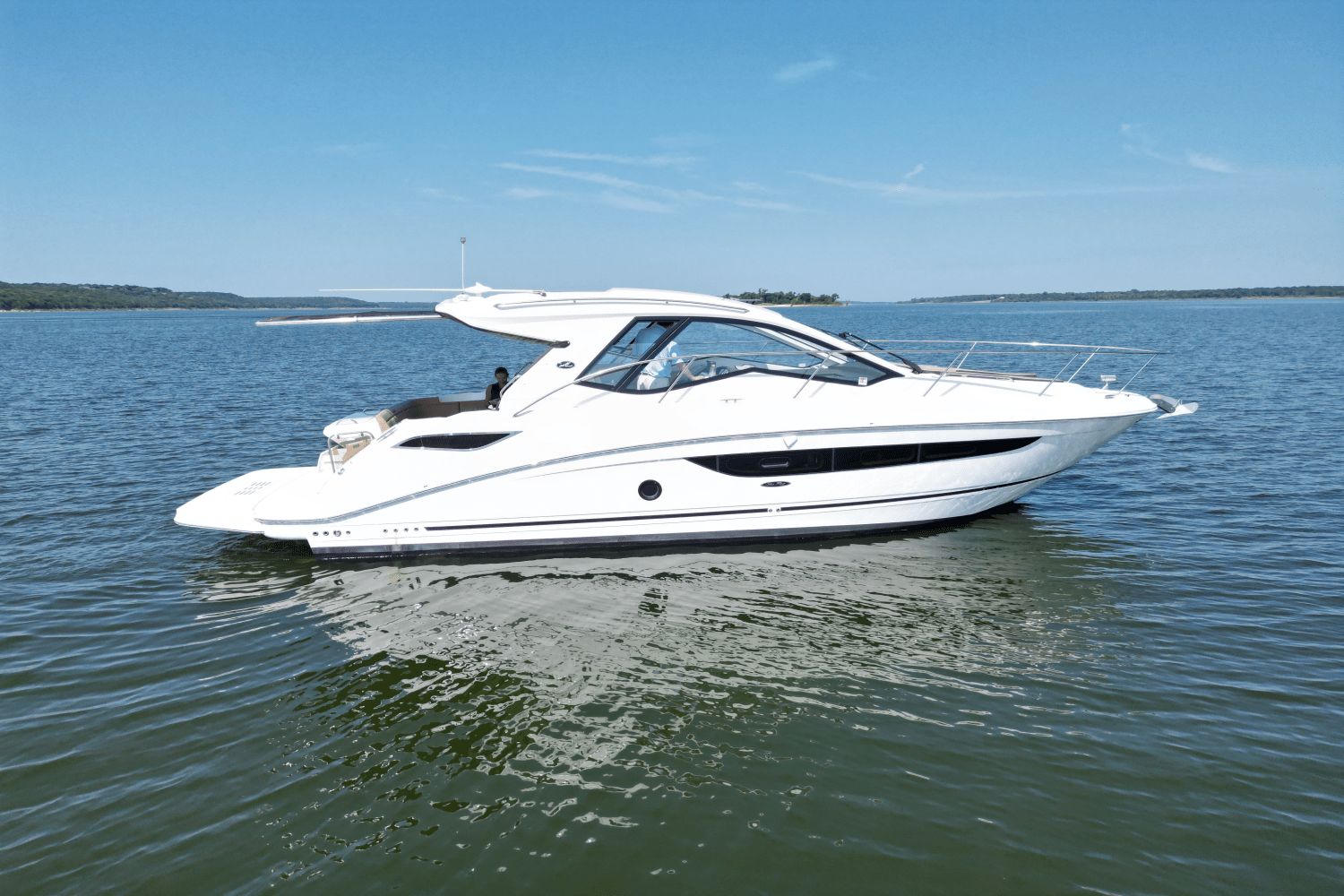 Sea Ray Sundancer 350 Coupe