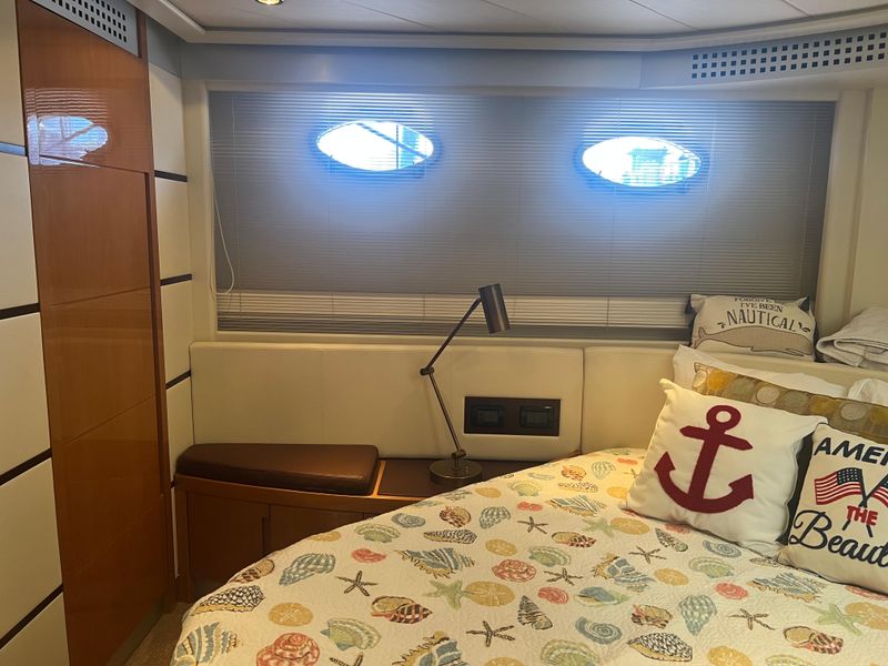 2006 Pershing 62'