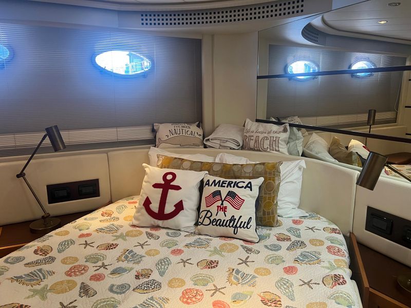2006 Pershing 62'
