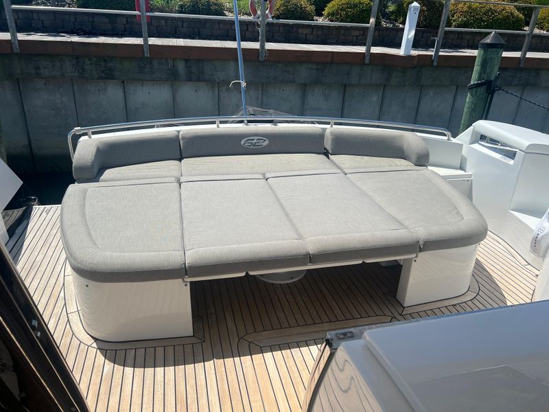 2006 Pershing 62'