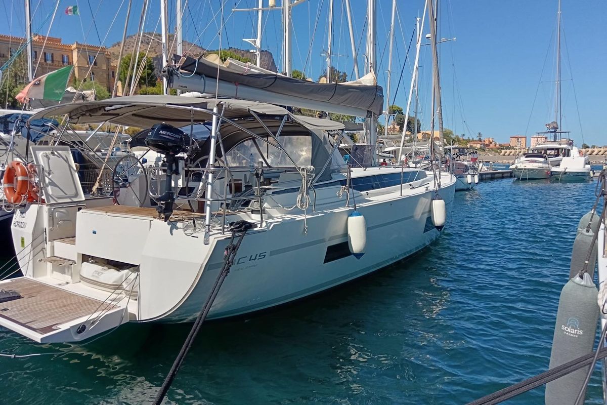 2019 Bavaria 45 
