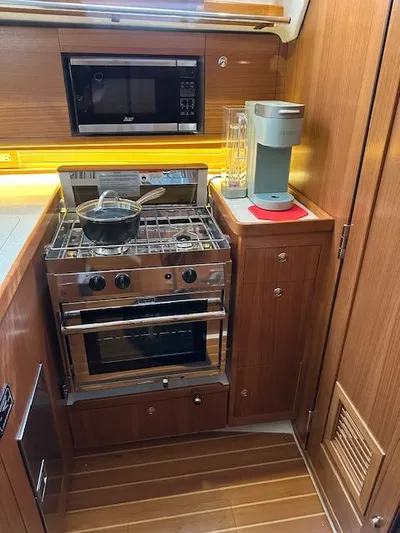 Galaxy Quest Yacht Photos Pics 