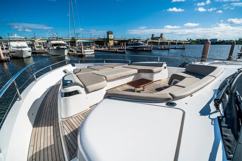 Record Year Yacht Photos Pics 