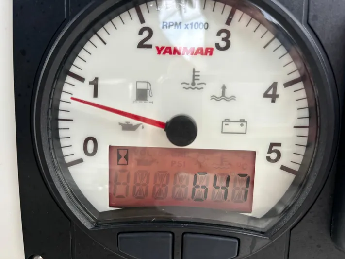 Yahtzee Yacht Photos Pics Hobbs meter/Tach