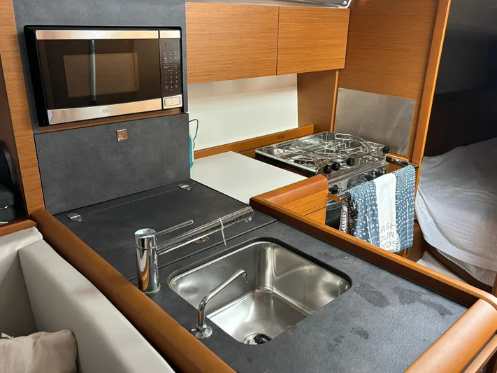 Yahtzee Yacht Photos Pics Galley