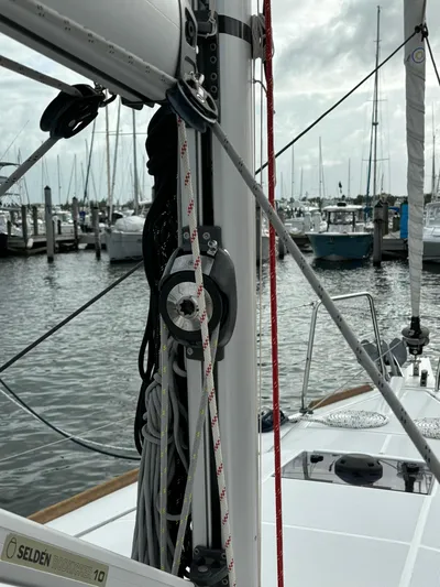 Yahtzee Yacht Photos Pics Mast furling