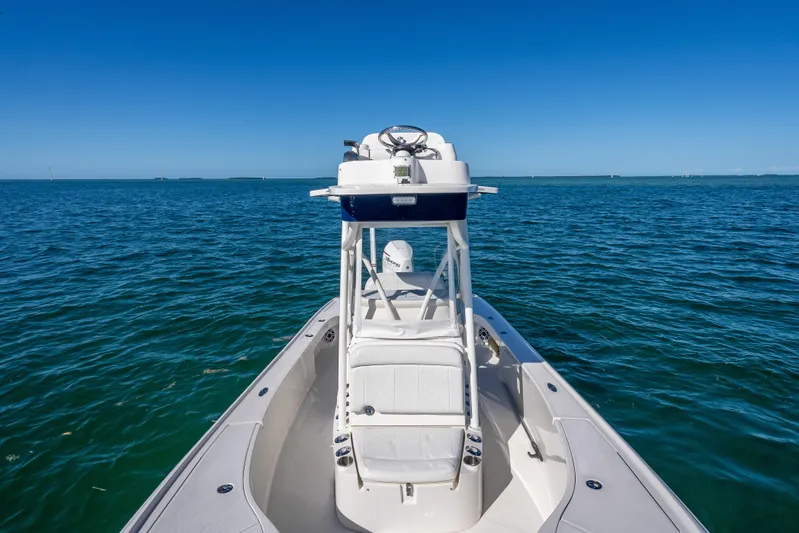  Yacht Photos Pics 2017 SeaVee 270Z boat on open ocean under clear blue sky.